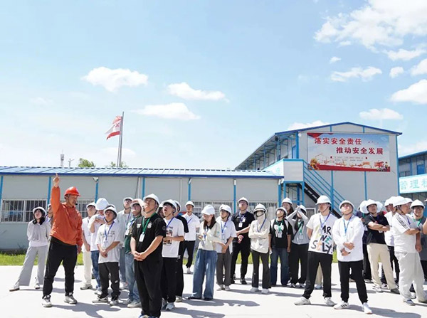 f55959e3-dfeb-45c7-8c49-503239bf4eeb